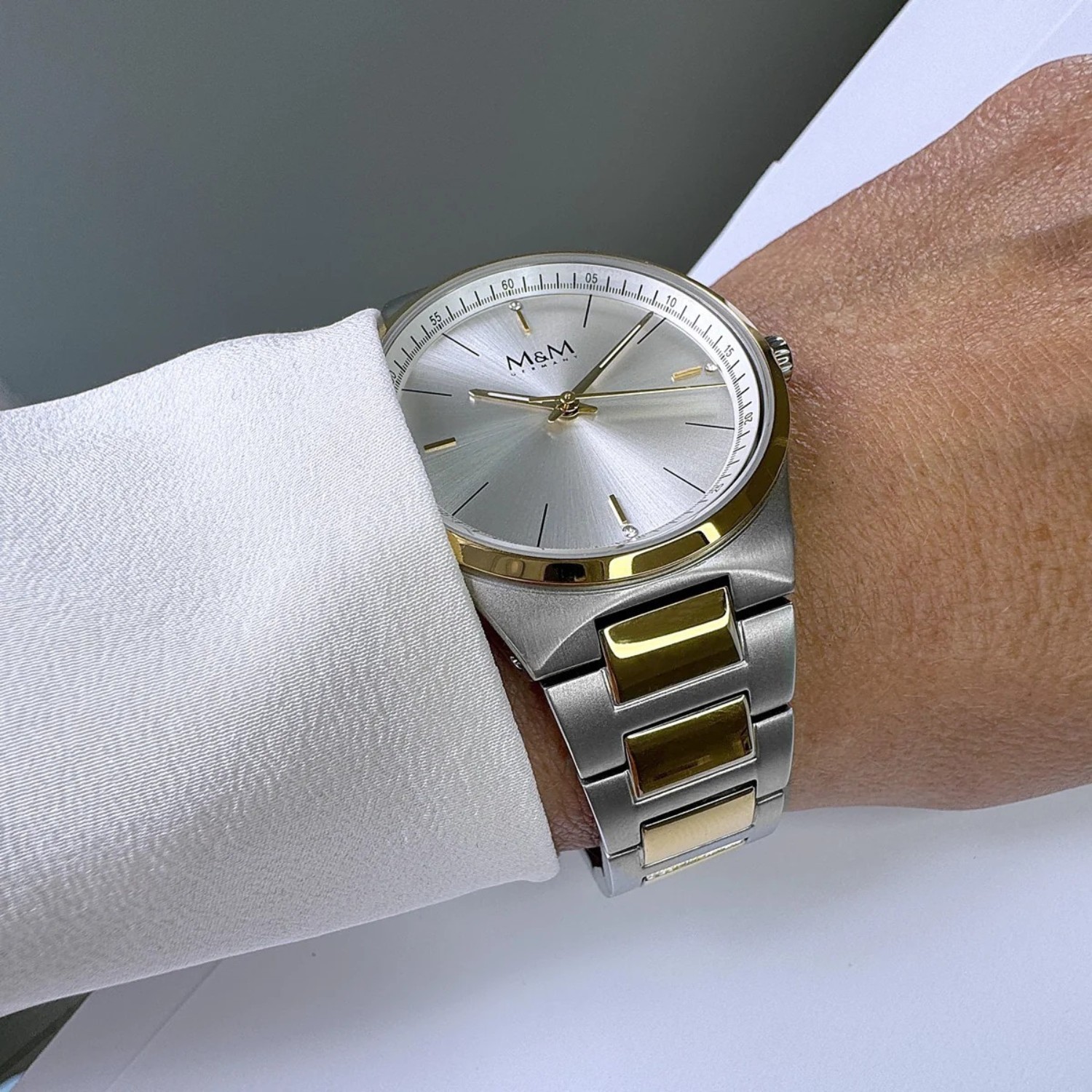 M&M Armbanduhr New Classic Damen Bicolor – Edelstahl silber-/goldfarben, 36 mm, Quarz-Analog