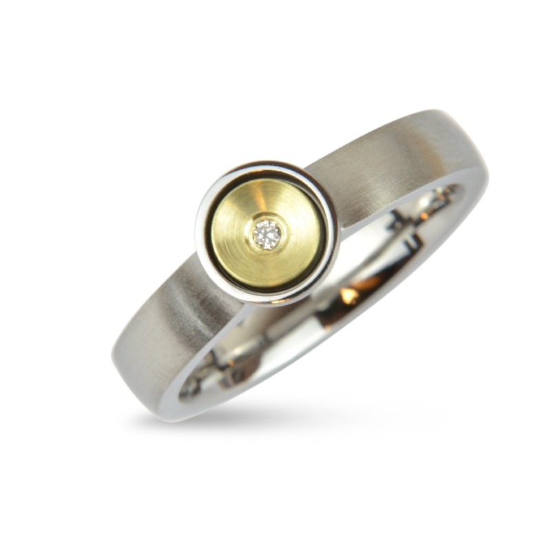Ring mit Gold und Brillant