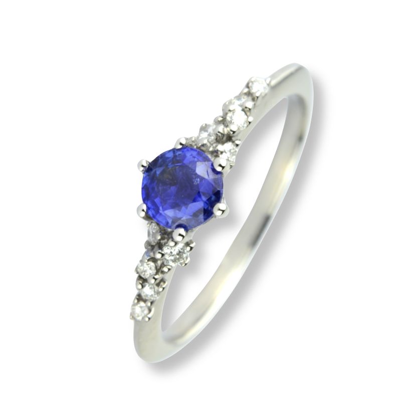 Ring mit Brillanten und einem Safir